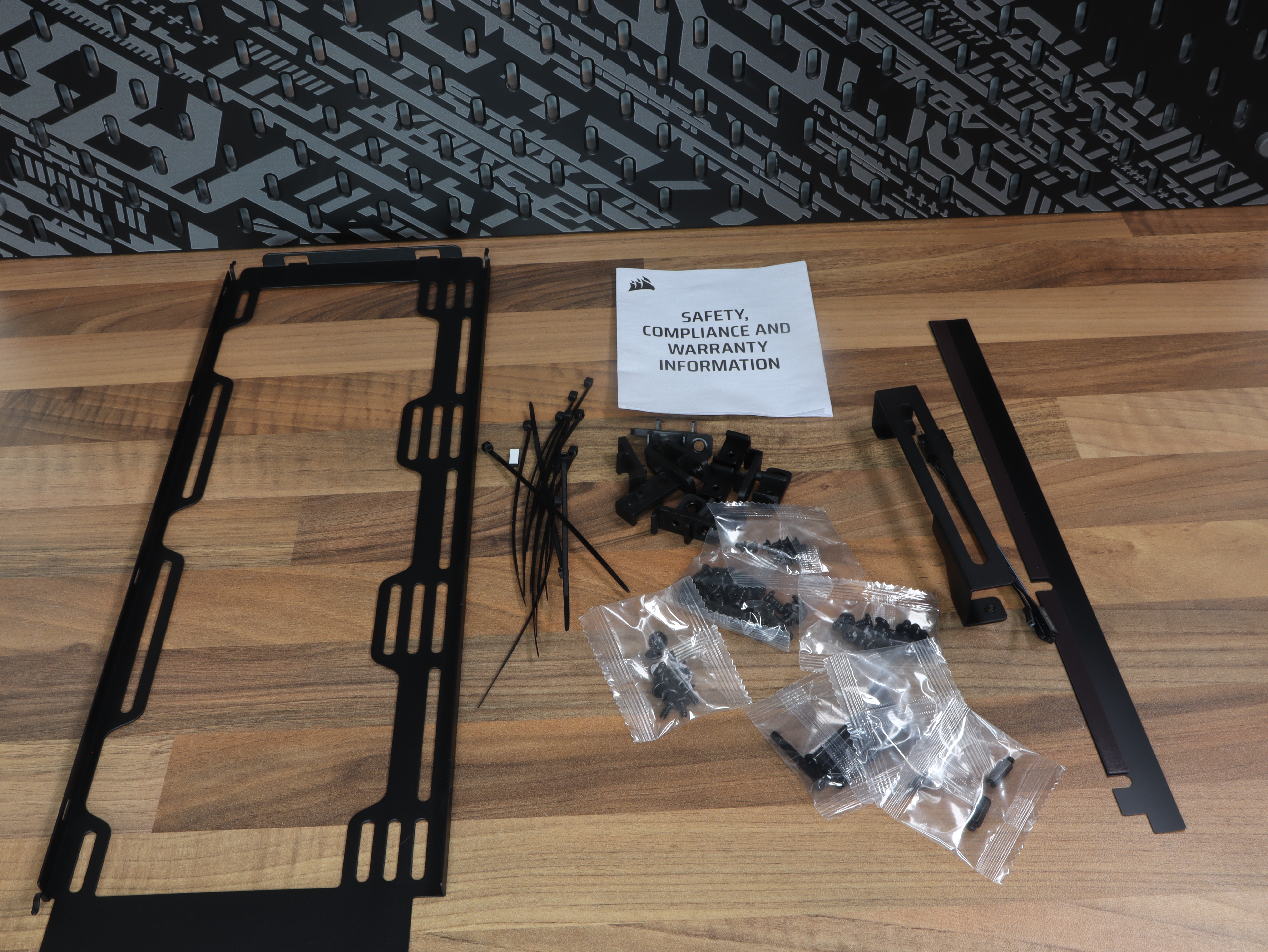 Frame 4000D RX Corsair mid-tower cooling Modular flexibility reverse-connector sag-free.JPG